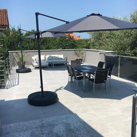 Διαμέρισμα Leneda With Pool Πούλα