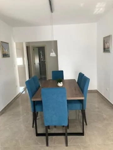 Leneda With Pool * Πούλα