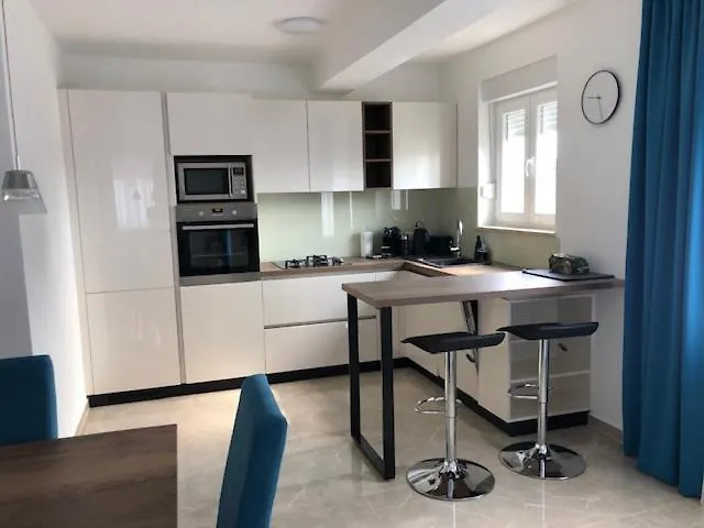 Leneda With Pool Διαμέρισμα Πούλα