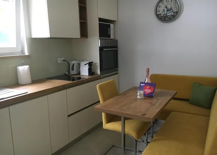 アパート Leneda With Pool *