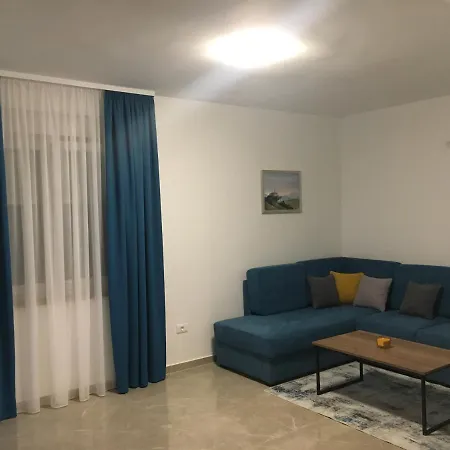 Апартаменты Leneda With Pool Пула