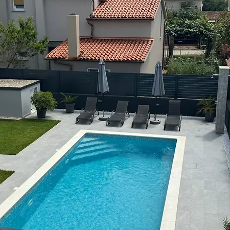 Apartament Leneda With Pool